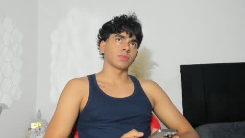 aron_strong0 online show from September 17, 3:18 am