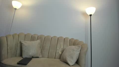 Snapshot of aroon_connor chatting on October 17, 12:47 am   online show from October 17, 12:47 am