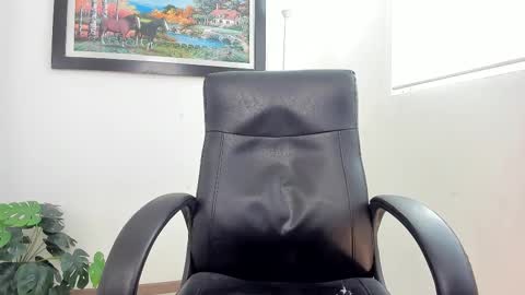 Snapshot of aroon_connor chatting on February 13, 8:03 pm   online show from February 13, 8:03 pm