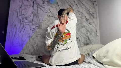   online show from March 29, 10:43 pm