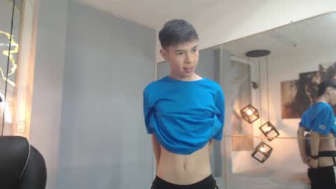 ash_kai online show from August 4, 9:30 pm
