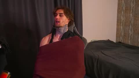 Jerk Machine online show from December 15, 4:20 am