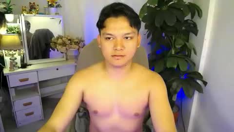 asian_handsomexx online show from January 19, 3:03 pm