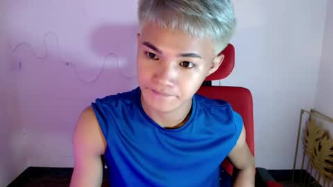 asian_lover05 online show from July 13, 7:05 pm