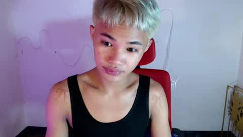 asian_lover05 online show from July 15, 6:25 pm