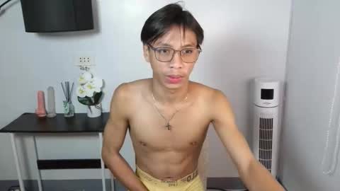 asianfuckertwink online show from March 26, 1:48 pm
