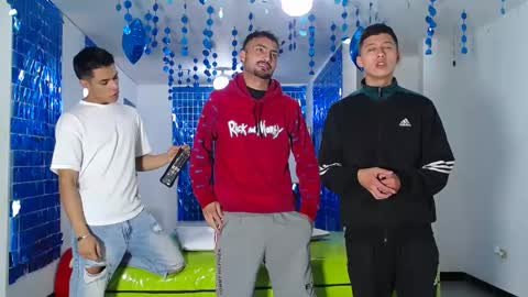 THOMAS AND DAMIAND online show from March 7, 12:15 am