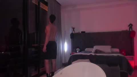 Snapshot of astonhills chatting on September 16, 2:01 am astonhills online show from September 16, 2:01 am