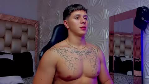 Snapshot of astonhills chatting on January 10, 12:38 am astonhills online show from January 10, 12:38 am