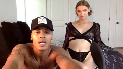 augiexrated online show from April 6, 8:20 pm