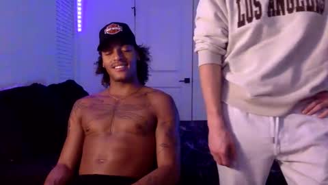 augiexrated online show from February 2, 4:33 am