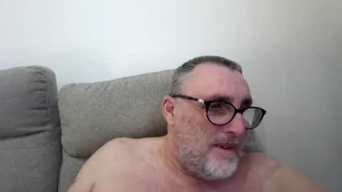 aussie_ozzie online show from July 20, 5:35 am