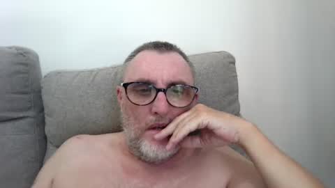 aussie_ozzie online show from July 24, 3:04 am