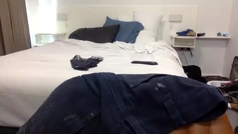 aussieguy59660 online show from February 27, 9:47 pm