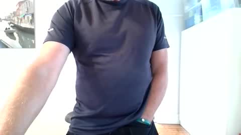 aussiemaninmelbourne online show from April 4, 12:18 am