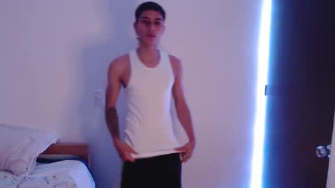 Snapshot of axel_davis_ chatting on October 8, 3:00 am axel davis online show from October 8, 3:00 am