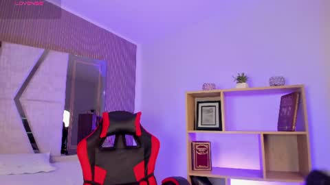 axel_grey_ online show from July 16, 12:45 pm