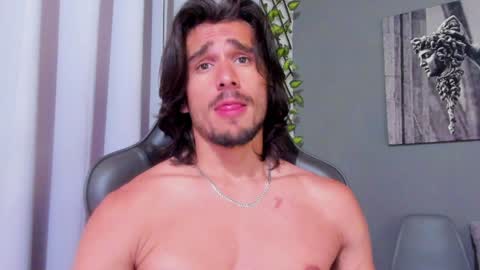 Snapshot of axel_owen chatting on February 6, 8:13 pm Axel online show from February 6, 8:13 pm