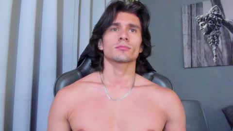 Snapshot of axel_owen chatting on December 12, 12:16 am Axel online show from December 12, 12:16 am