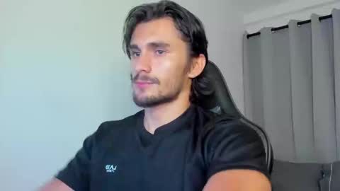 Snapshot of axel_owen chatting on September 23, 10:42 pm Axel online show from September 23, 10:42 pm