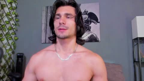 Snapshot of axel_owen chatting on January 13, 11:27 pm Axel online show from January 13, 11:27 pm