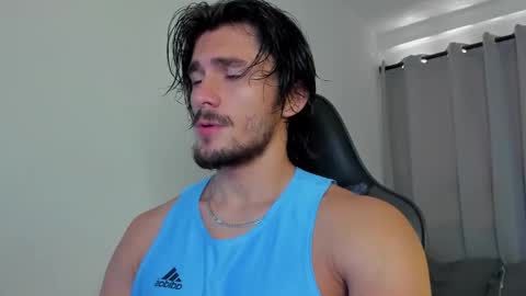 Snapshot of axel_owen chatting on October 2, 3:27 pm Axel online show from October 2, 3:27 pm