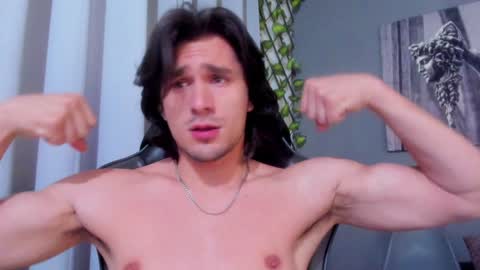 Snapshot of axel_owen chatting on December 14, 10:18 pm Axel online show from December 14, 10:18 pm