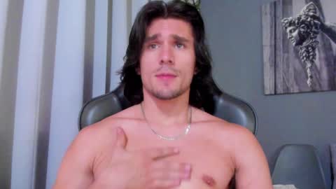 Snapshot of axel_owen chatting on December 24, 8:49 pm Axel online show from December 24, 8:49 pm