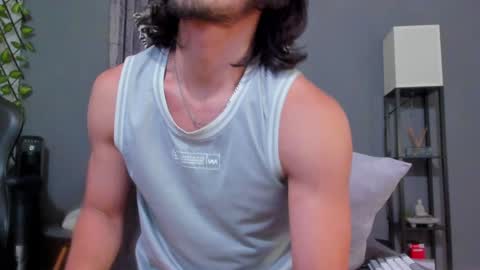 Snapshot of axel_owen chatting on January 22, 9:44 pm Axel online show from January 22, 9:44 pm