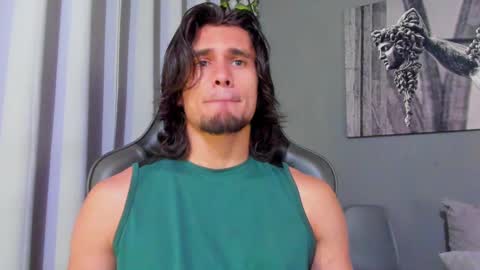 Snapshot of axel_owen chatting on March 8, 12:09 am Axel online show from March 8, 12:09 am