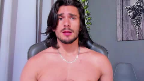 Snapshot of axel_owen chatting on February 16, 7:05 pm Axel online show from February 16, 7:05 pm