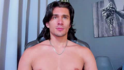 Snapshot of axel_owen chatting on December 13, 10:02 pm Axel online show from December 13, 10:02 pm