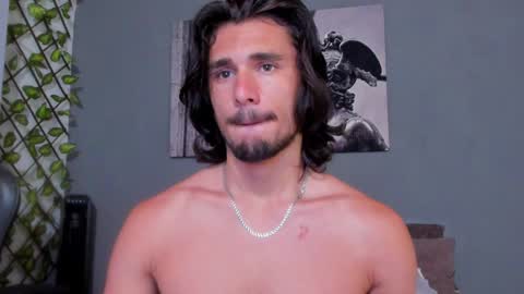 Snapshot of axel_owen chatting on February 7, 9:48 pm Axel online show from February 7, 9:48 pm