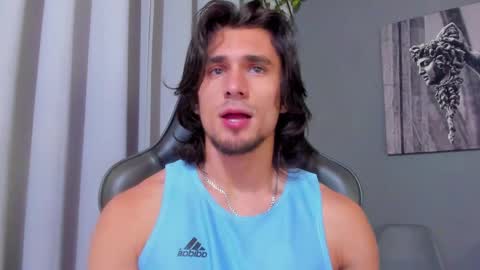 Snapshot of axel_owen chatting on March 1, 8:42 pm Axel online show from March 1, 8:42 pm