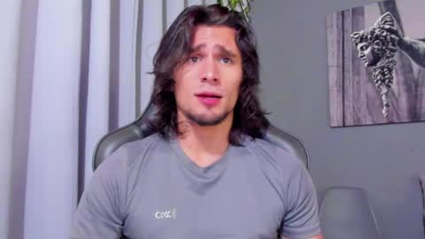 Snapshot of axel_owen chatting on March 4, 9:43 pm Axel online show from March 4, 9:43 pm