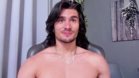 Snapshot of axel_owen chatting on January 20, 10:37 pm Axel online show from January 20, 10:37 pm