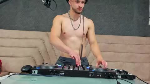 Axel  online show from May 27, 1:57 am