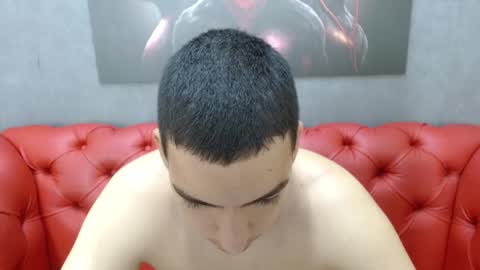 axel_stones_ online show from November 10, 6:13 pm