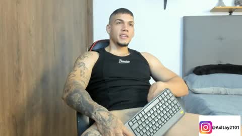 INDEPENDENT MODEL  online show from May 16, 2:48 pm