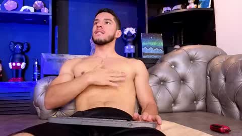 Axel  online show from April 15, 8:09 pm