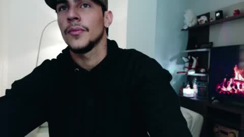 axelblack7 online show from April 22, 4:56 pm