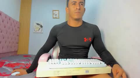 axelsavage042 online show from January 5, 8:12 pm