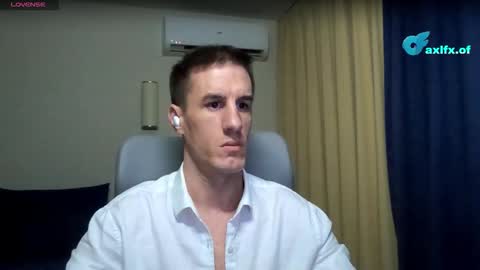 Axl online show from February 26, 2:46 am