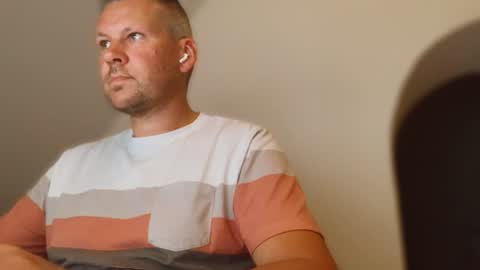 b125953 online show from July 12, 7:38 pm