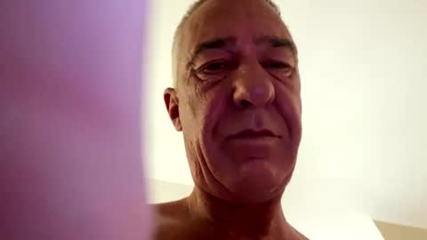 benito online show from April 23, 8:22 pm