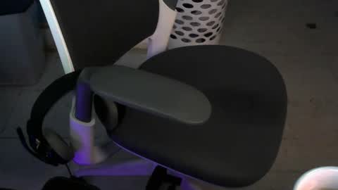 babyD online show from December 2, 11:24 am