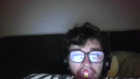 Snapshot of babyrandy1997 chatting on October 16, 8:28 pm babyrandy1997 online show from October 16, 8:28 pm
