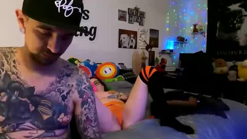 Couple of Bad Rabbits online show from December 15, 4:18 am