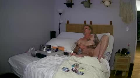 bananas318 online show from March 8, 9:13 am