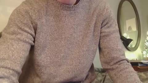 basicallyjustmee online show from December 13, 11:44 pm